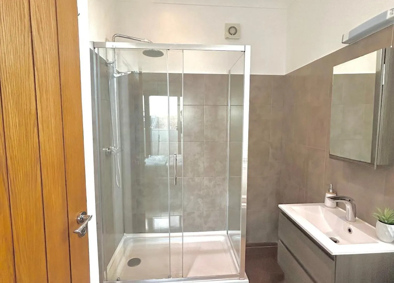 Luxury Apartment Near Canning Town- Free Parking London United Kingdom