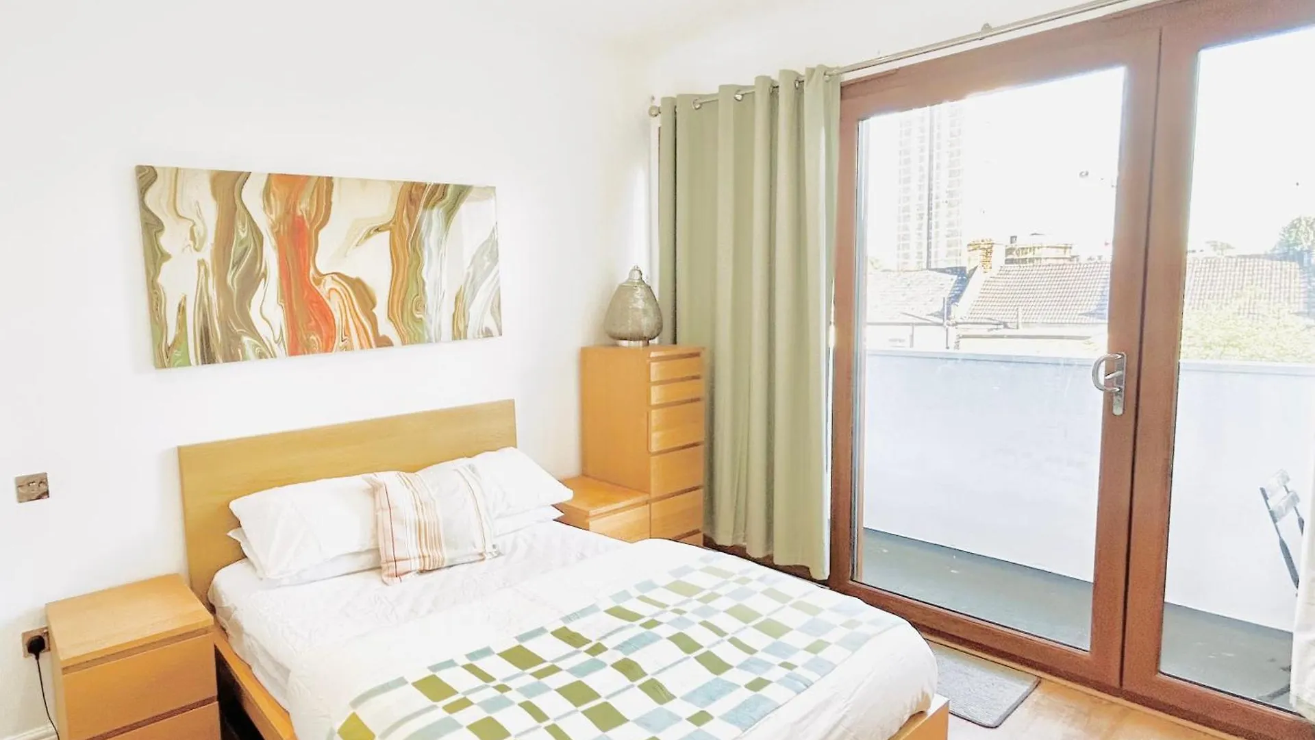 Luxury Apartment Near Canning Town- Free Parking London United Kingdom